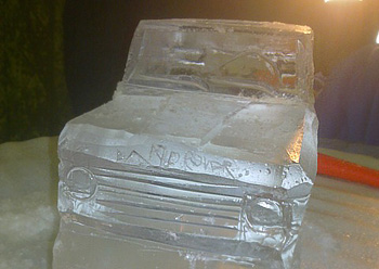 Ледяной Range Rover