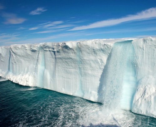 Ледниковые водопады на Шпицбергене