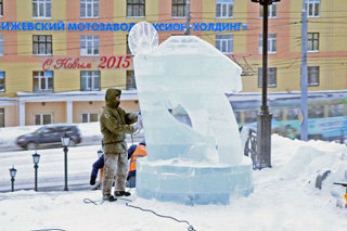 Фестиваль ледовых ангелов в Ижевске у Свято-Михайловского собора