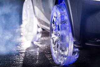 На Lexus NX поставили невероятные ледяные колеса