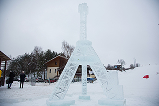 В Белоруссии установили самую высокую ледяную скульптуру 