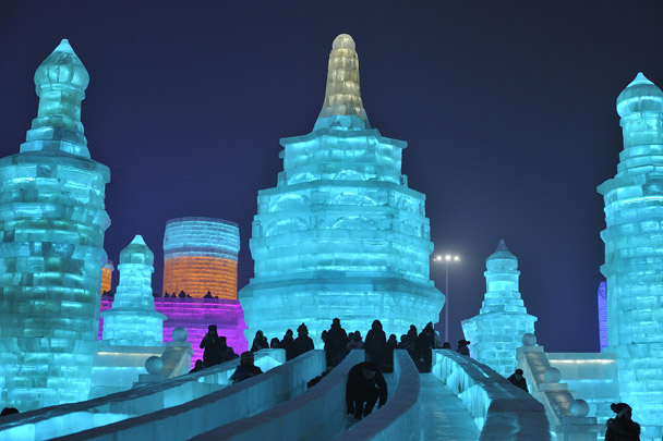 Невероятный фестиваль ледовой и снежной скульптуры открылся в Харбине