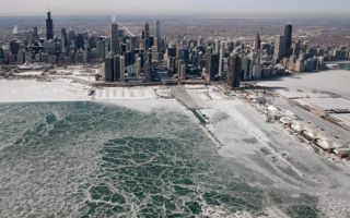 Город Чикаго превратился в ледяную скульптуру при температуре -46 градусов